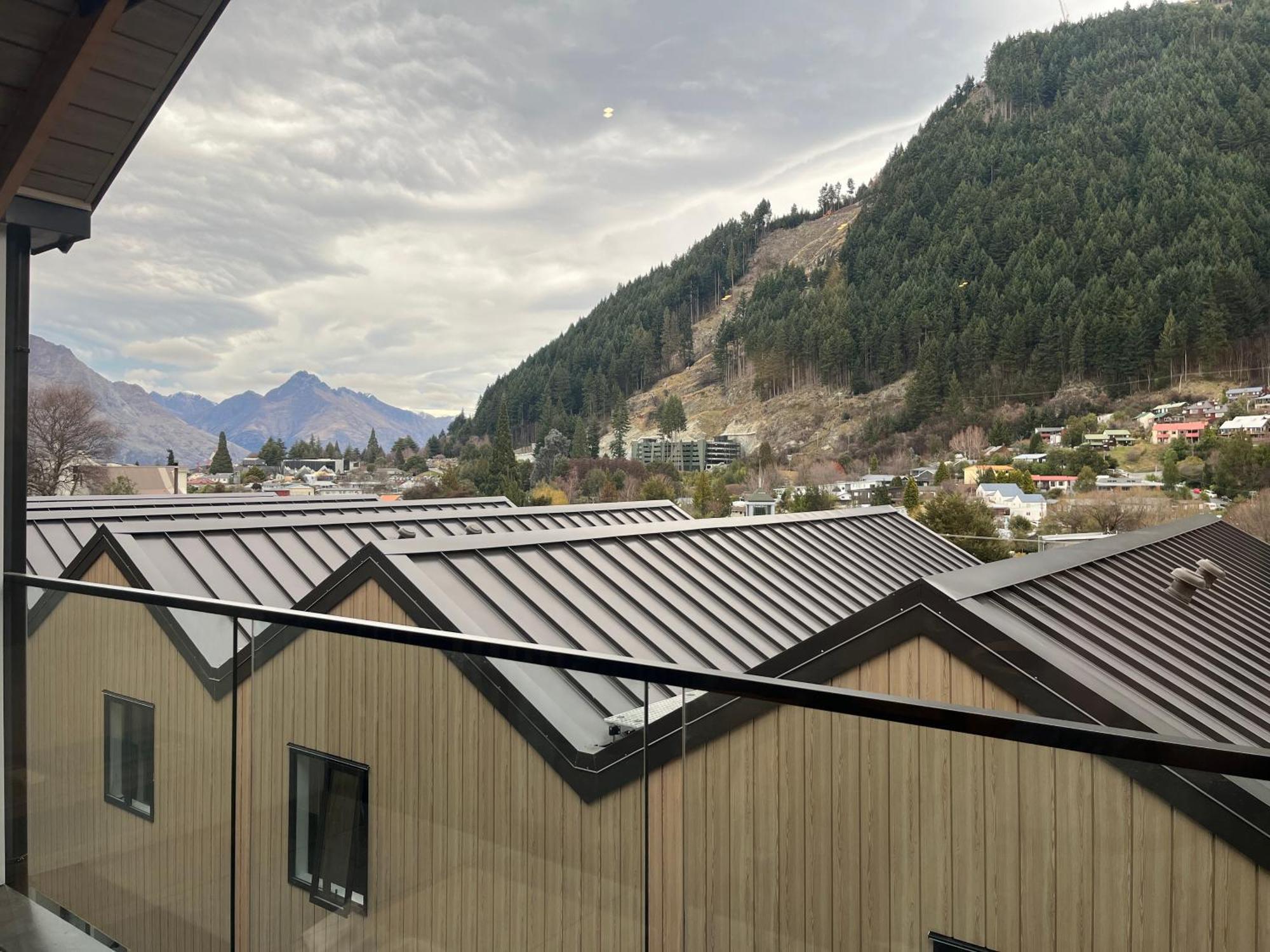 Queenstown Central - Walk To Town - Free Parking - Wifi And Smart Tv - Gym エクステリア 写真